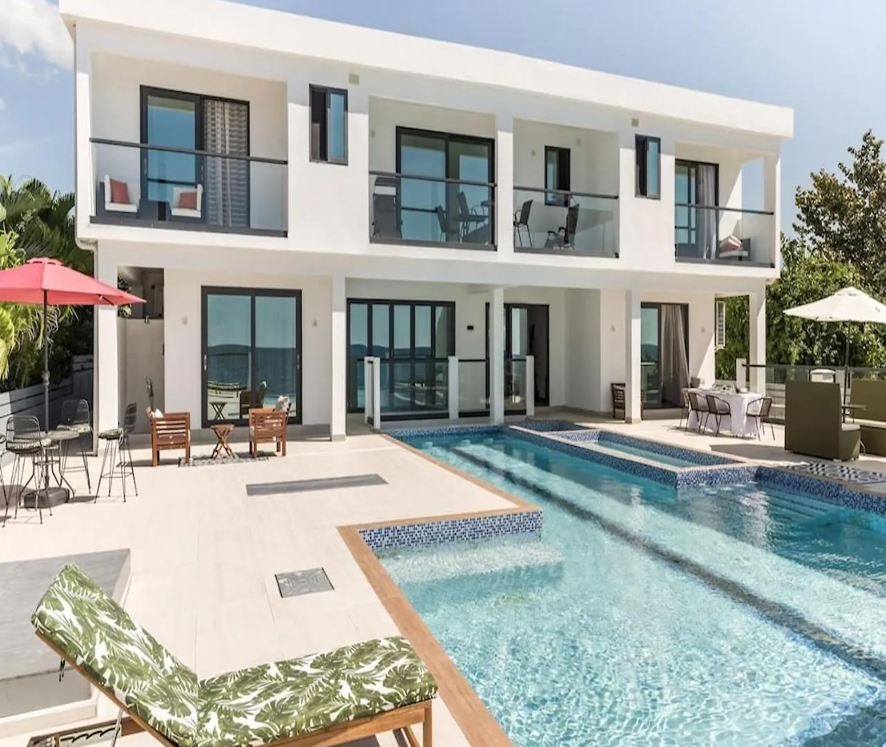 Oceanview Lux Villa + Infinity Pool, Chef & Butler Sandy Ground 0*,