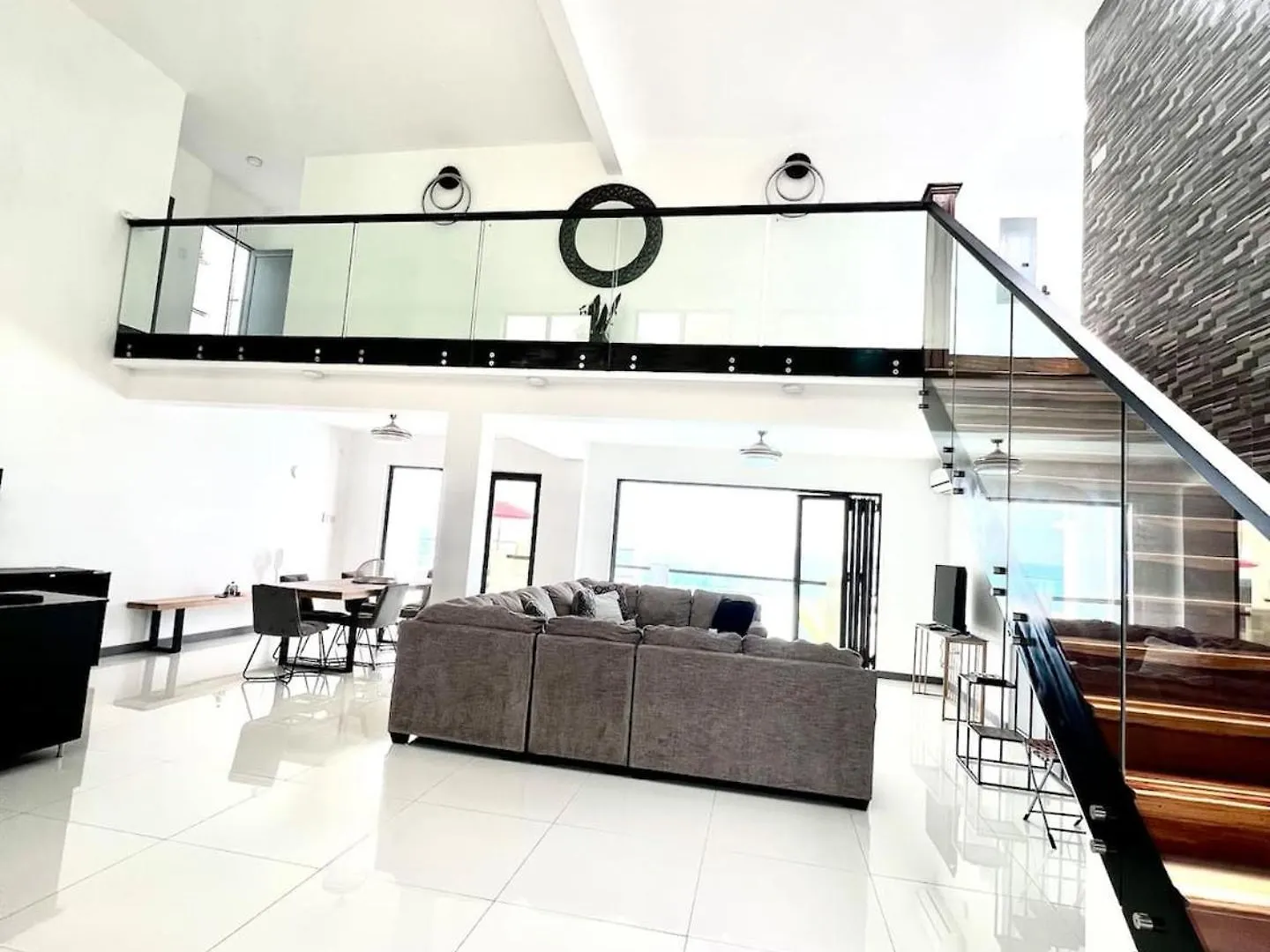 Oceanview Lux Villa + Infinity Pool, Chef & Butler Sandy Ground